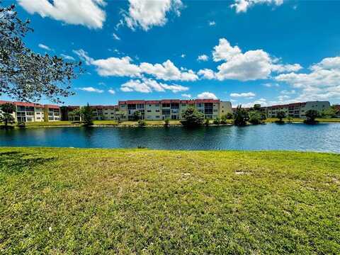 8000 Sunrise Lakes Dr, Sunrise, FL 33322