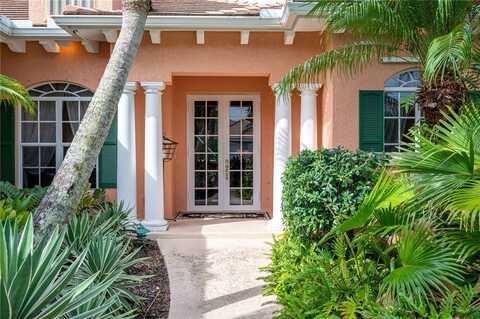 9017 Englewood Court, Vero Beach, FL 32963