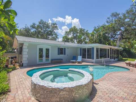 611 Gardenia Lane, Vero Beach, FL 32963