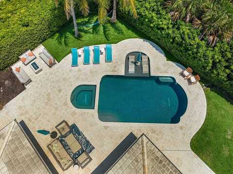 986 Seagrape Lane, Vero Beach, FL 32963