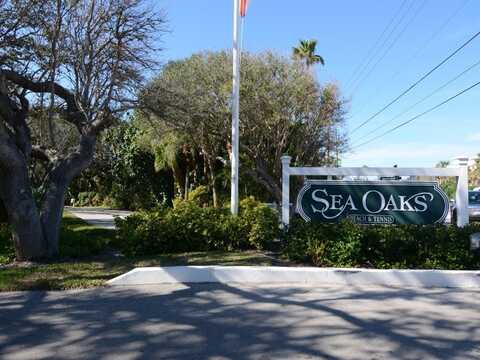 1315 E Winding Oaks Circle, Vero Beach, FL 32963