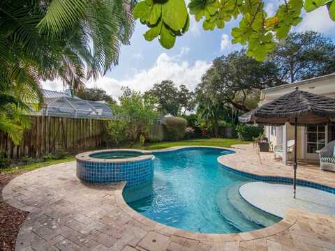 726 Flamevine Lane, Vero Beach, FL 32963