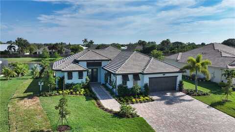 4761 Four Lakes Circle SW, Vero Beach, FL 32968