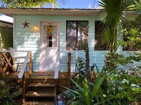 20-3 Collins St, Lanark Village, FL 32323