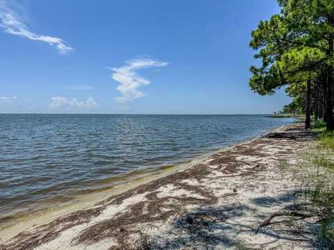 1405 Hwy 98, Eastpoint, FL 32328