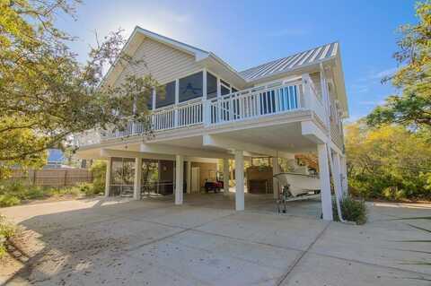 957 W Pine Ave, St. George Island, FL 32328