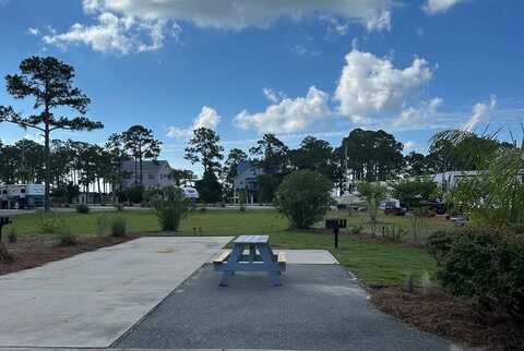 816 Haven Ct, Carrabelle, FL 32322