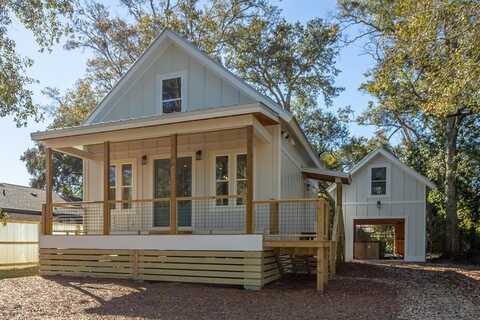 216 15th St, Apalachicola, FL 32320