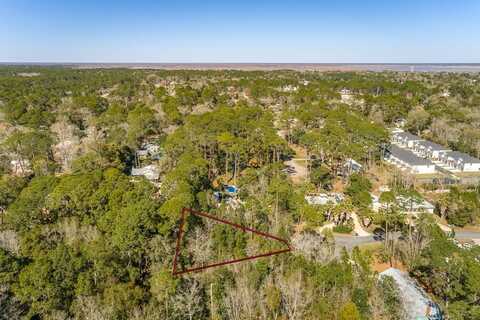 162 Bay Colony Way, Apalachicola, FL 32320