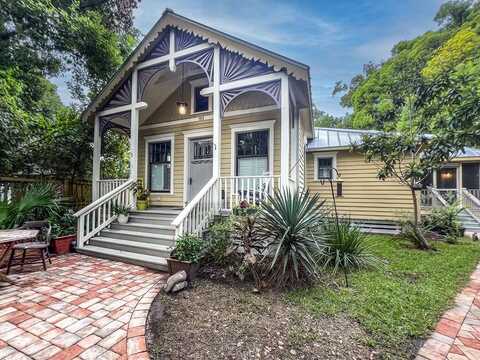 155 7th St, Apalachicola, FL 32320