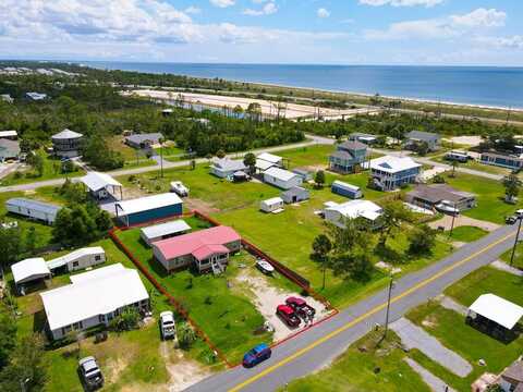 236 Pine St, Port Saint Joe, FL 32456