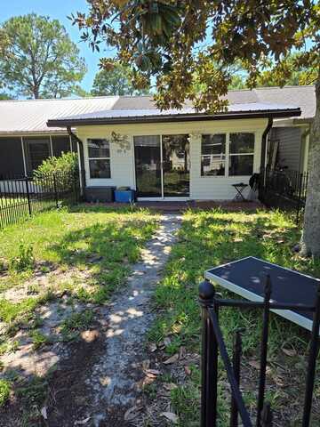 49-4 E Pine St, Lanark Village, FL 32323