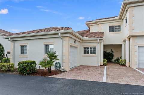 528 7th Square, Vero Beach, FL 32962