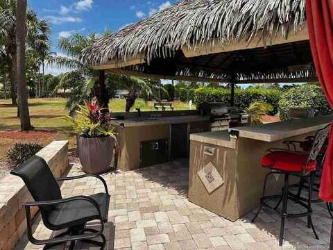 441 NW Sandtrap Lane, Port Saint Lucie, FL 34986