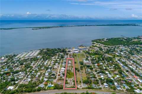 2388 NE Sharp Street, Jensen Beach, FL 34957