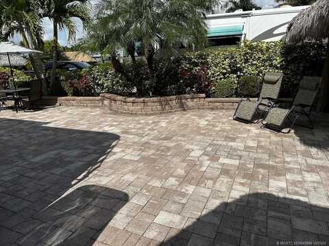 154 NW Hazard Way, Port Saint Lucie, FL 34986