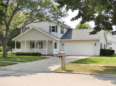 200 DESPLAINE Road, DE PERE, WI 54115