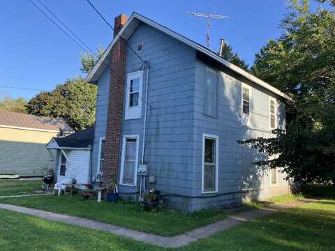 446 CENTER Street, WAUPACA, WI 54981