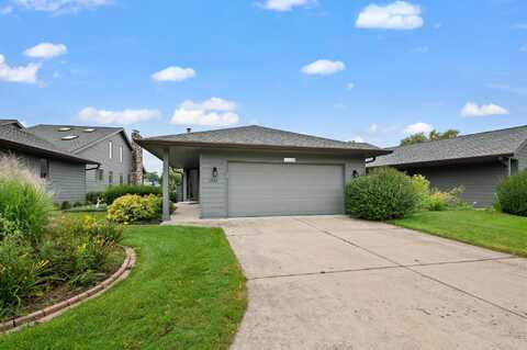 1833 BEETHOVEN Drive, GREEN BAY, WI 54311