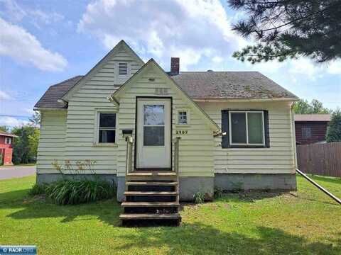 2902 2nd Ave, Hibbing, MN 55746