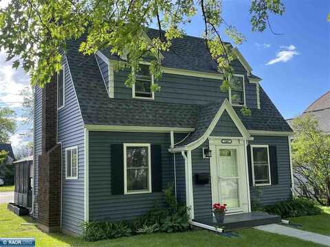 2405 E 5th Ave, Hibbing, MN 55746