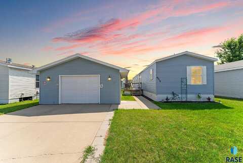 6018 S Belfair Pl, Sioux Falls, SD 57106