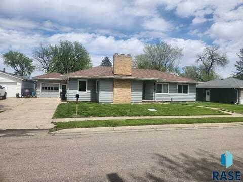 310 W Bishop St, Luverne, MN 56156