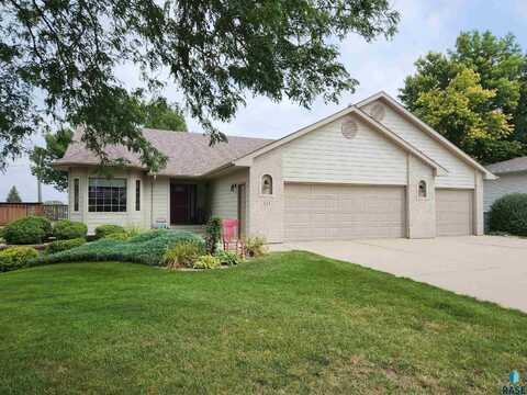 414 Johnson Ave, Baltic, SD 57003