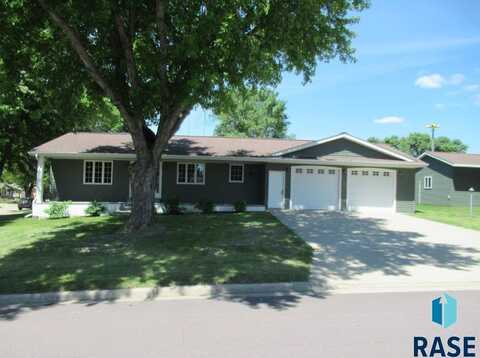 206 W 7th St, Adrian, MN 56156