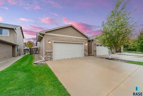 6904 S Witzke Ave, Sioux Falls, SD 57108