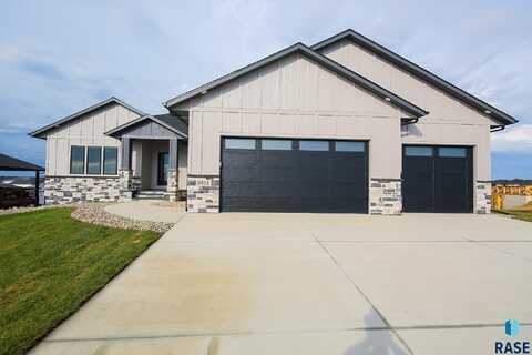 8324 E Spearfish Ct, Sioux Falls, SD 57110