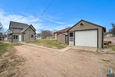 205 Dakota St, Alcester, SD 57001