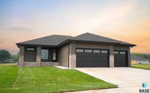 719 Estate St, Harrisburg, SD 57032