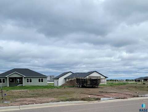 436 Blue Ox Cir, Harrisburg, SD 57032