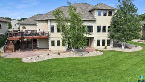 707 Eagle Run, Dell Rapids, SD 57022