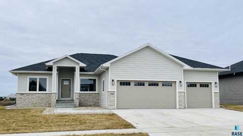 439 Bunyan Dr, Harrisburg, SD 57032