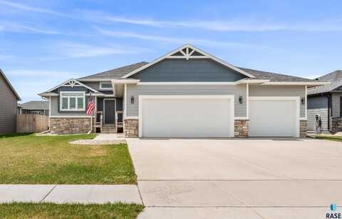 4013 S Home Plate Ave, Sioux Falls, SD 57110