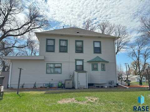 500 S Park Ave, Colton, SD 57018