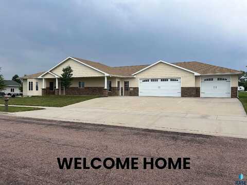 830 Carl Rd, Mitchell, SD 57301