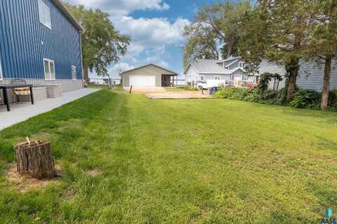 N Spawn Cir, Chester, SD 57016