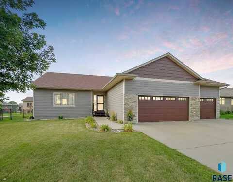 2605 E Sunflower St, Brandon, SD 57005