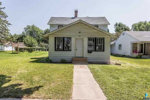 728 N Estey St, Luverne, MN 56156