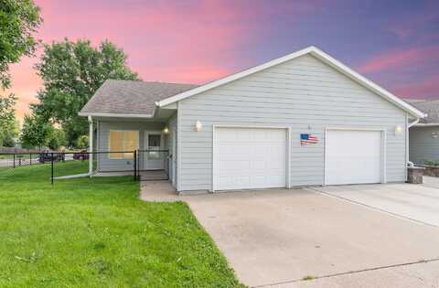 703 N Mundt Ave, Hartford, SD 57033