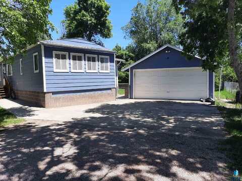 1512 Sharp Dr, Rapid City, SD 57703