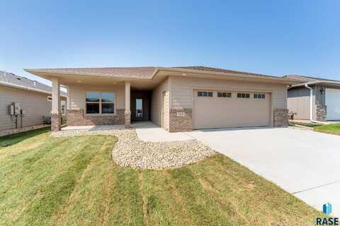 913 S Brek Ave, Brandon, SD 57005