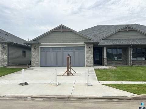 7009 E Copper Stone Cir, Sioux Falls, SD 57110