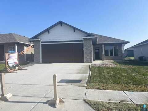 5504 E 65th St, Sioux Falls, SD 57108