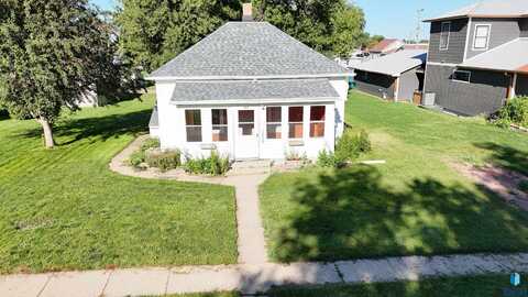 325 Depot Ave, Garretson, SD 57030