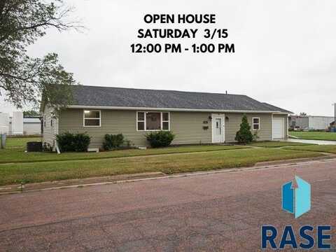 717 SW 2nd St, Madison, SD 57042