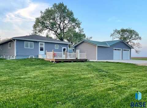 48358 234th St, Flandreau, SD 57028